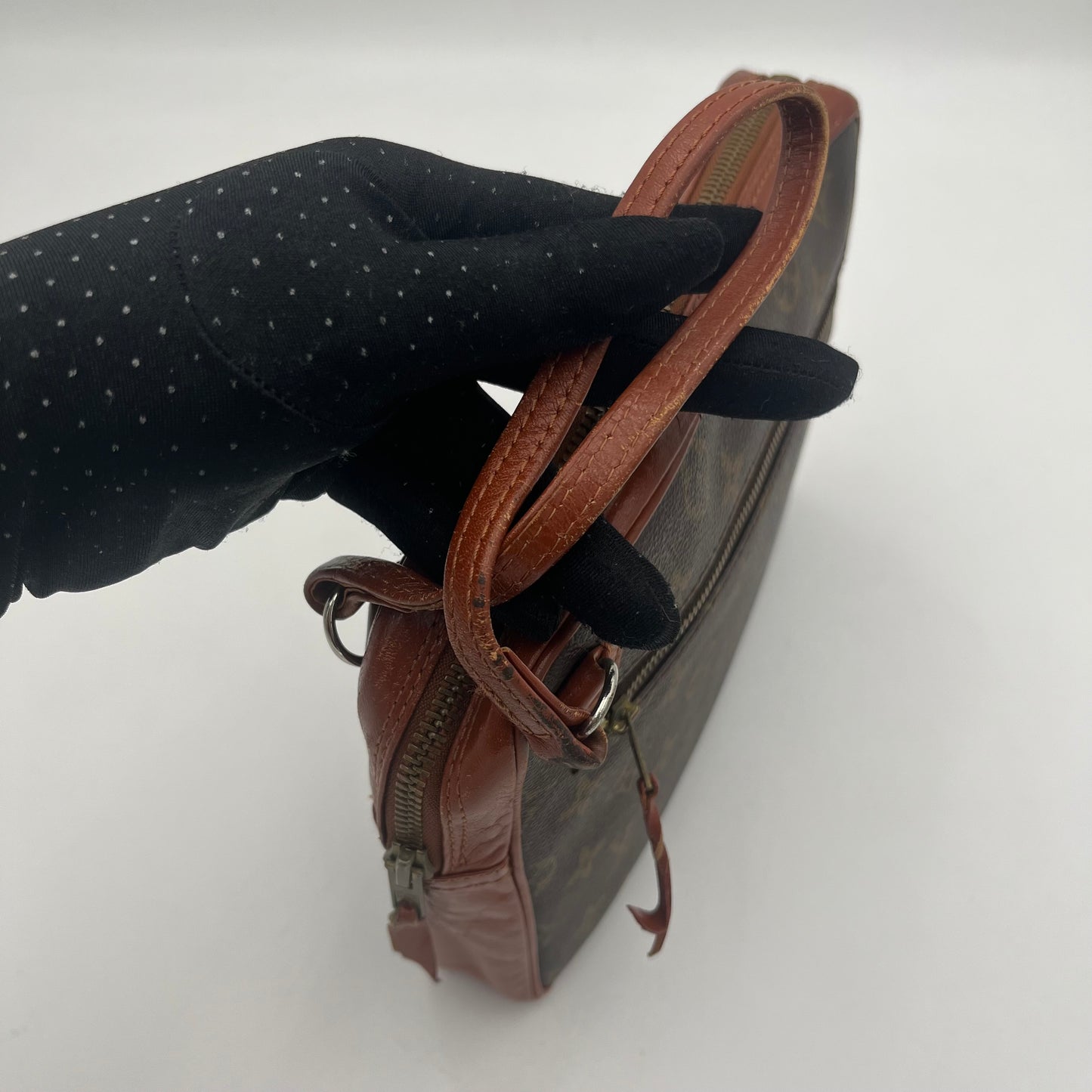 LV Monogram Pochette Sac Sports Clutch (1)