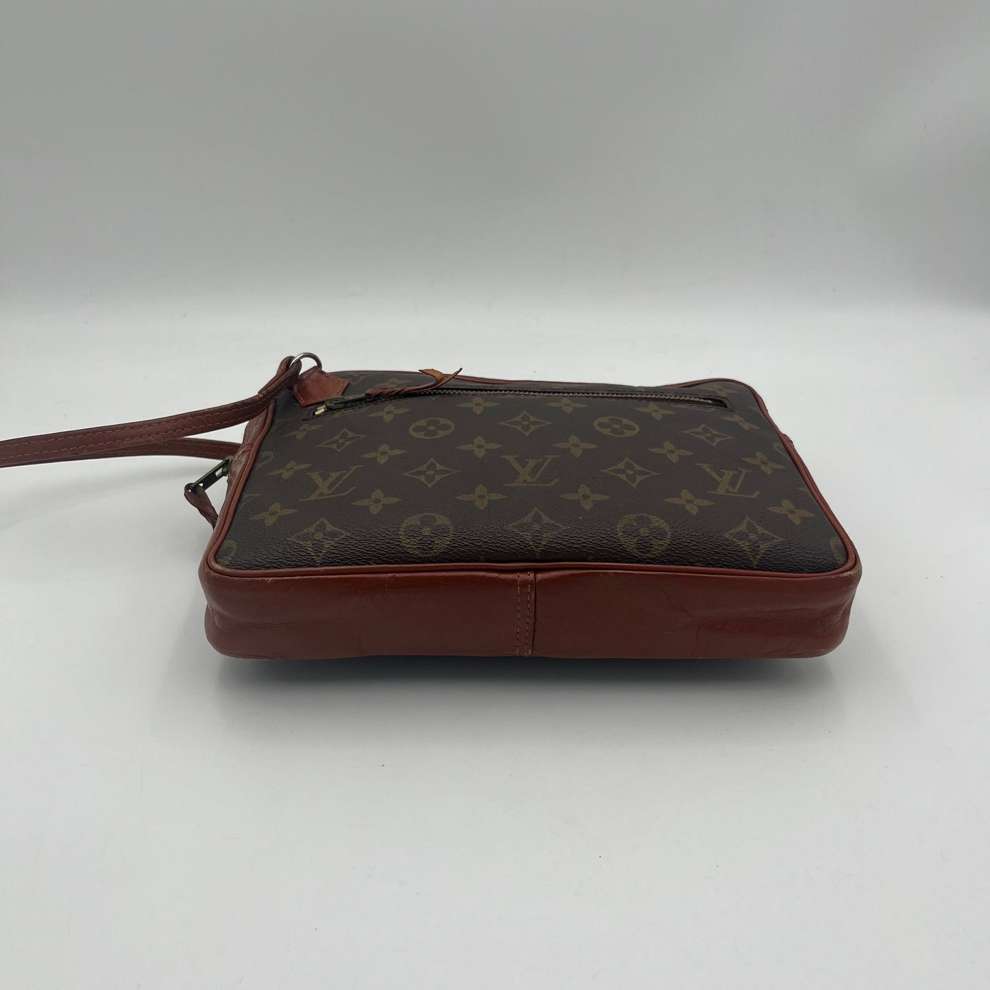 LV Monogram Pochette Sac Sports Clutch (1)
