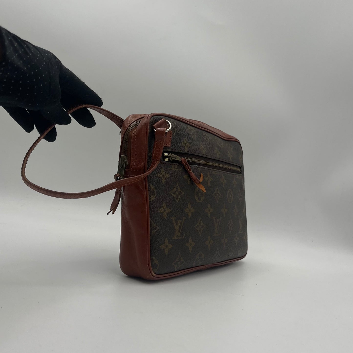 LV Monogram Pochette Sac Sports Clutch (1)