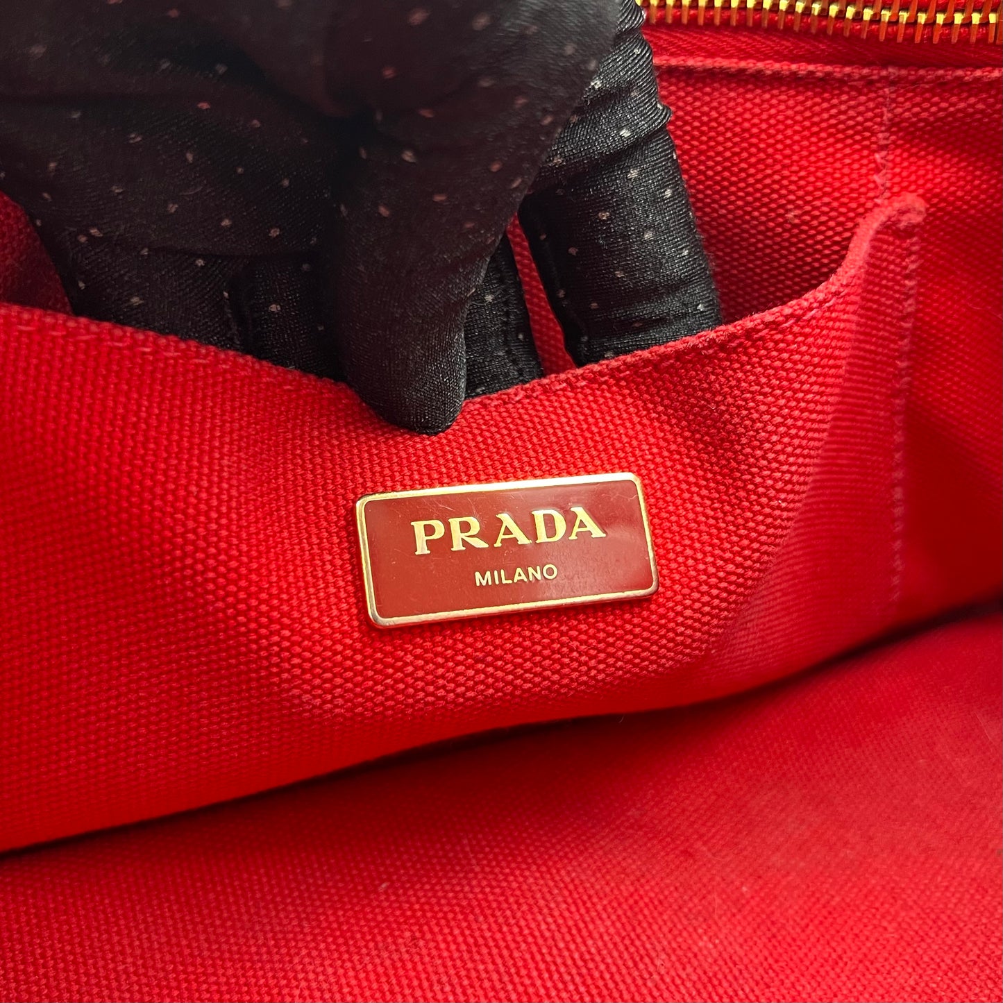 Prada Red Canapa