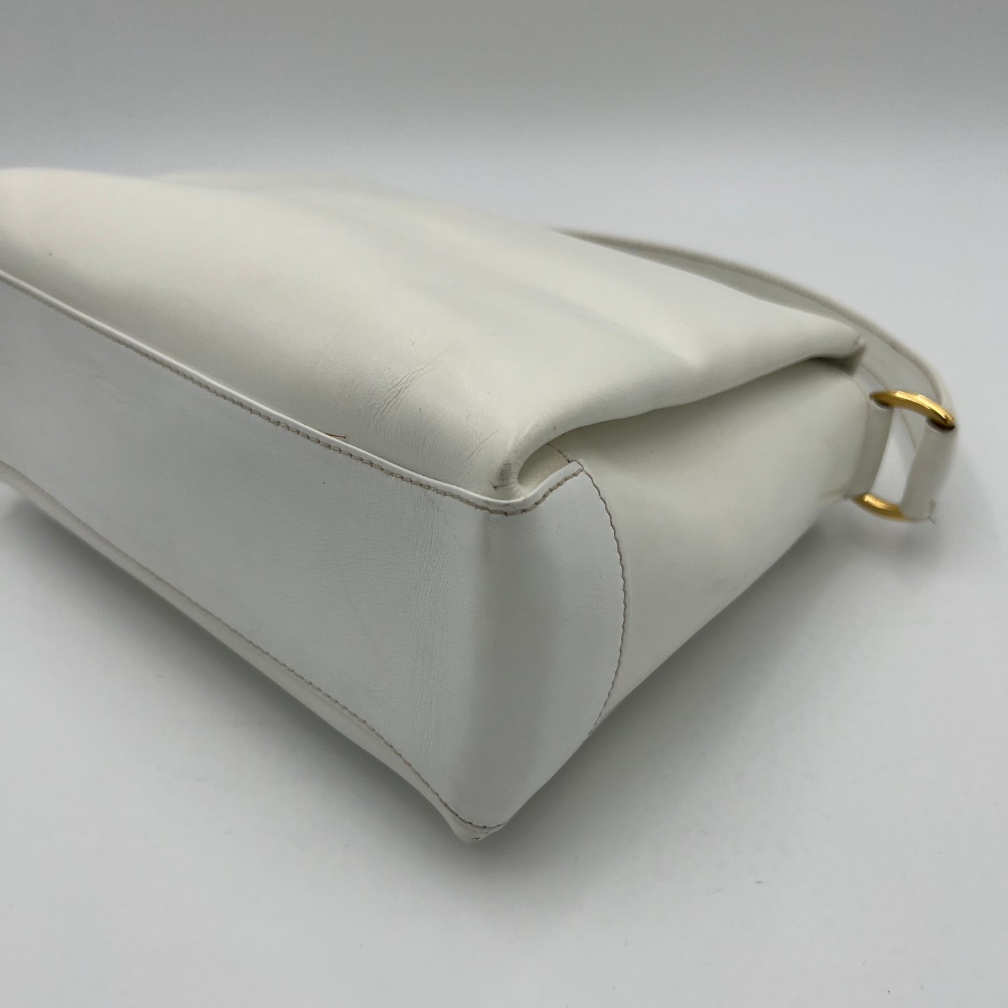 Gucci Vintage White Bamboo Twist Lock Handbag