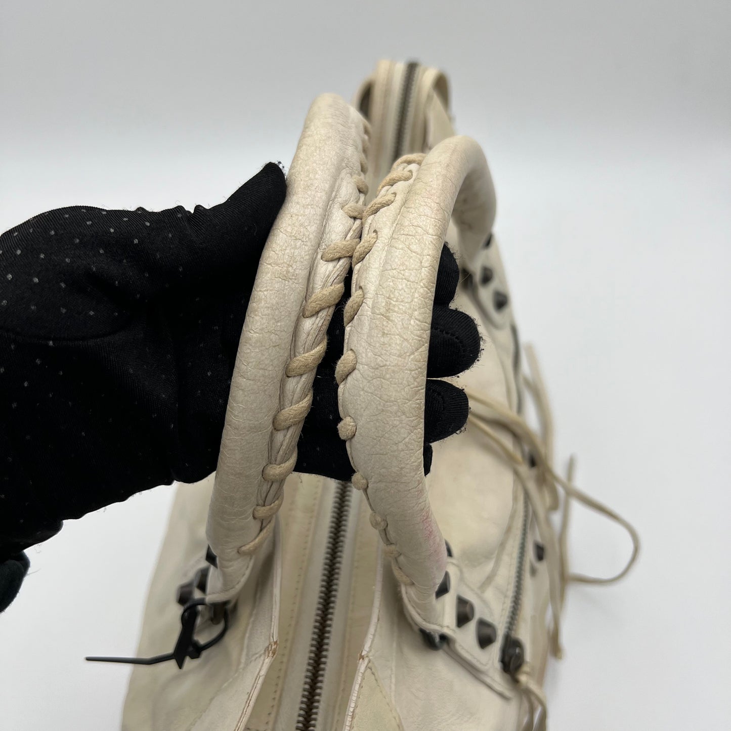 Balenciaga Blanc Creme Leather Classic City Bag