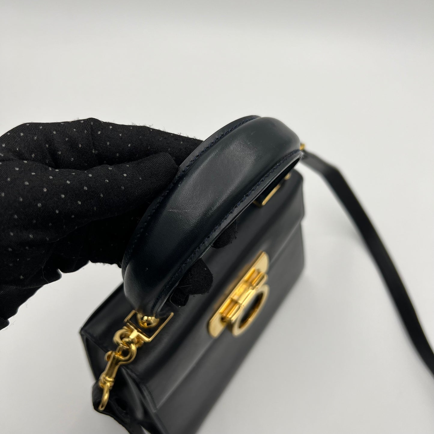 Salvatore Ferragamo Leather Ganicini Handbag