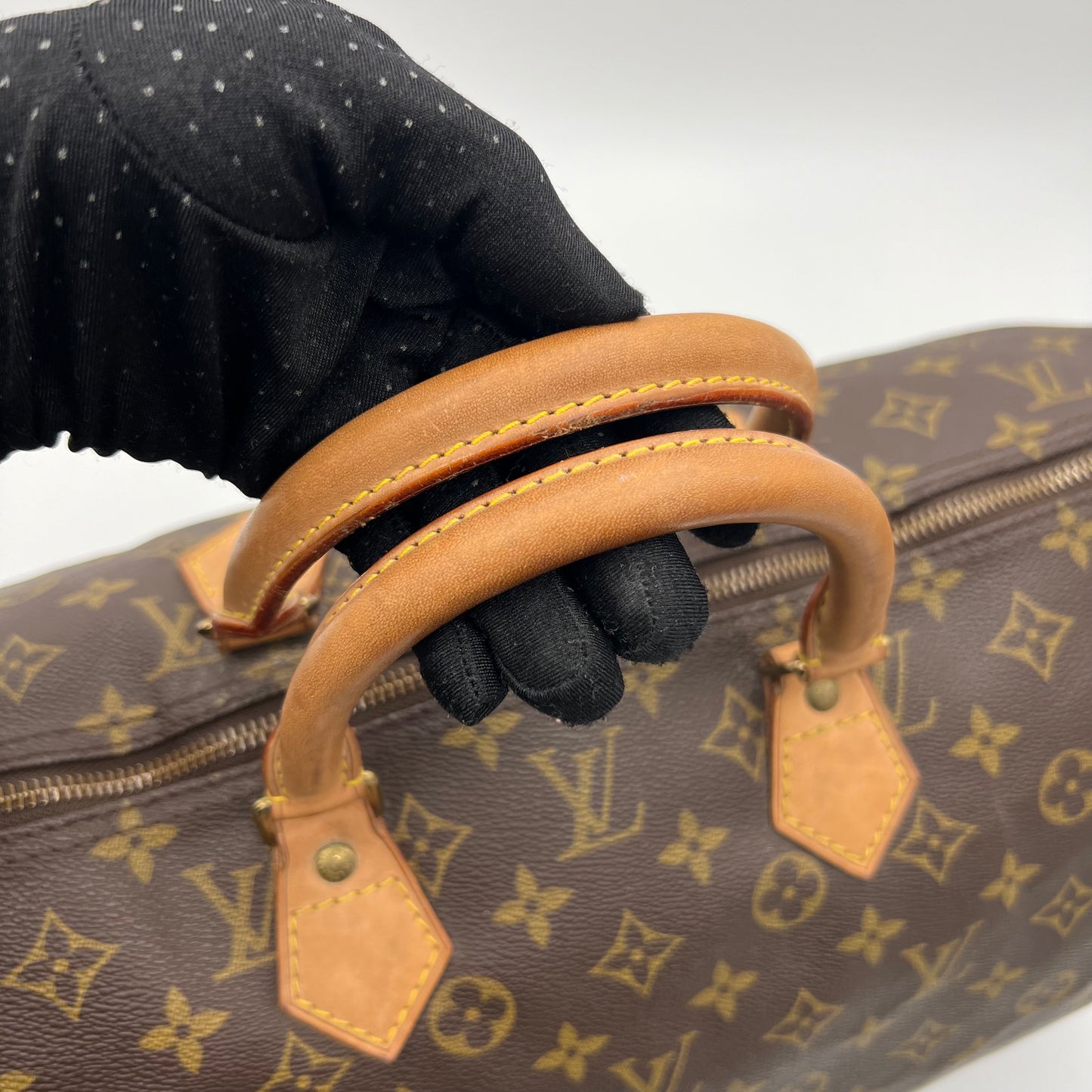 LV Monogram Speedy 40