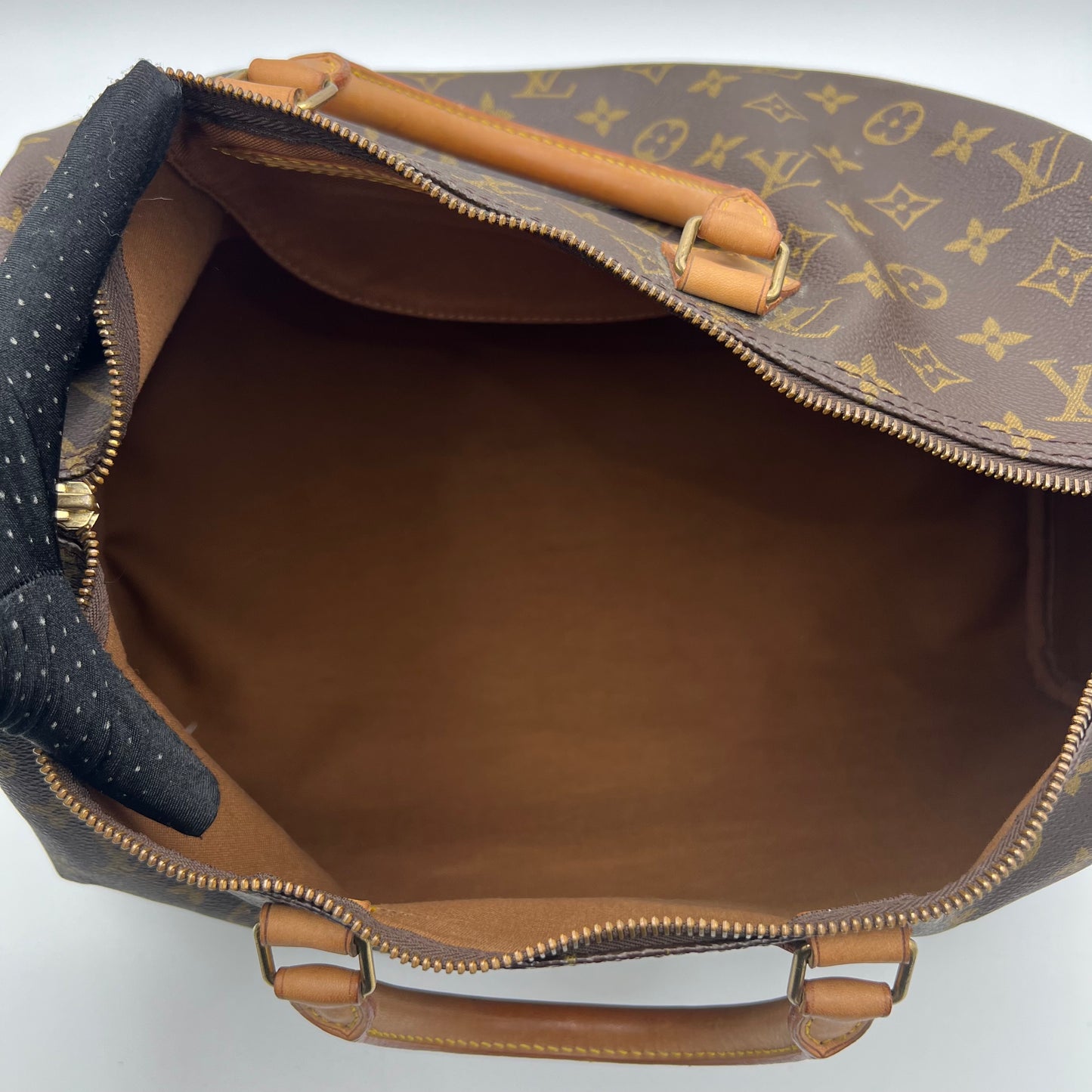 LV Monogram Speedy 40