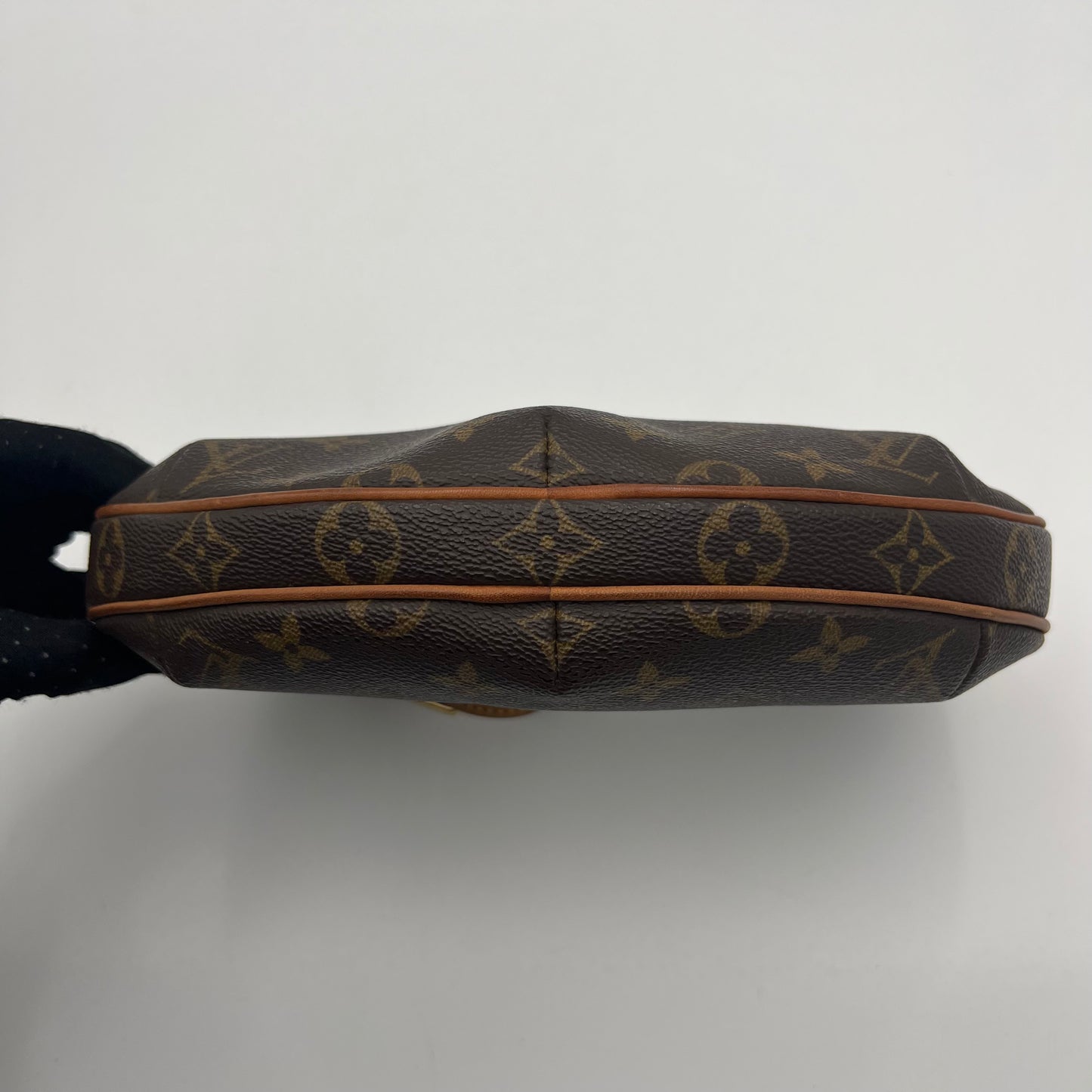 LV Monogram Croissant MM