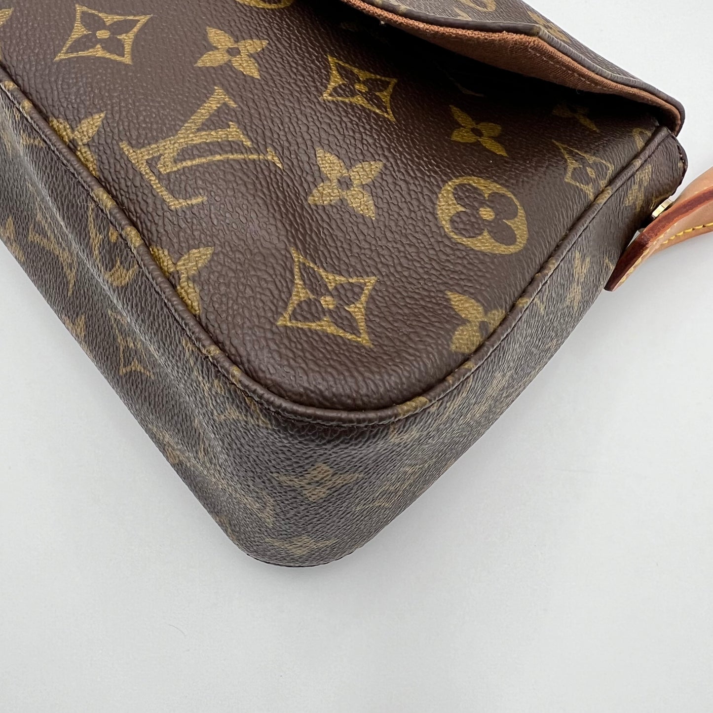 LV Monogram Looping PM