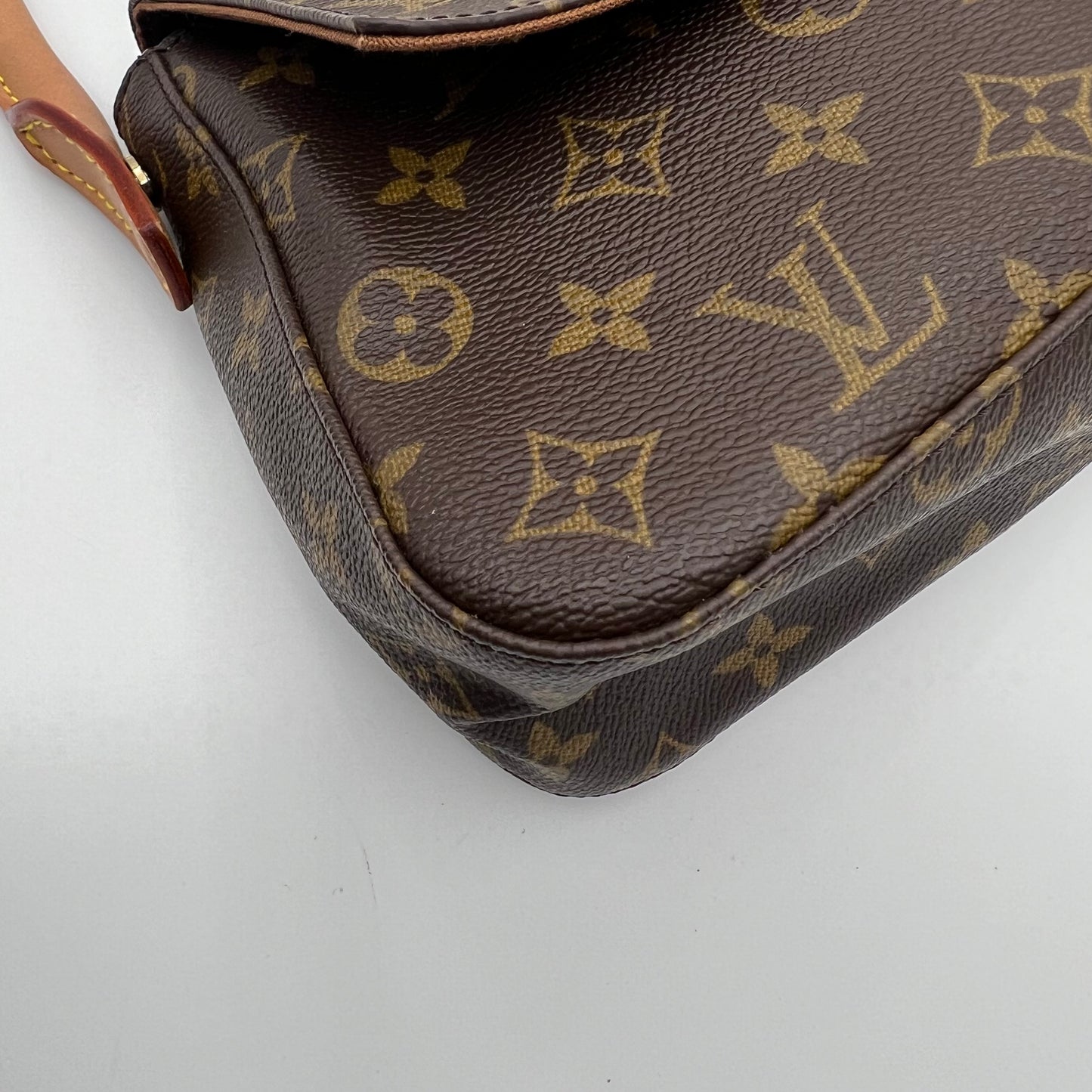 LV Monogram Looping PM
