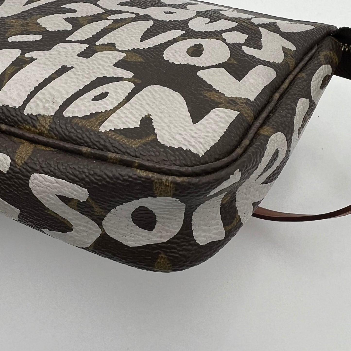 LV Stephen Sprouse White Graffiti Pochette
