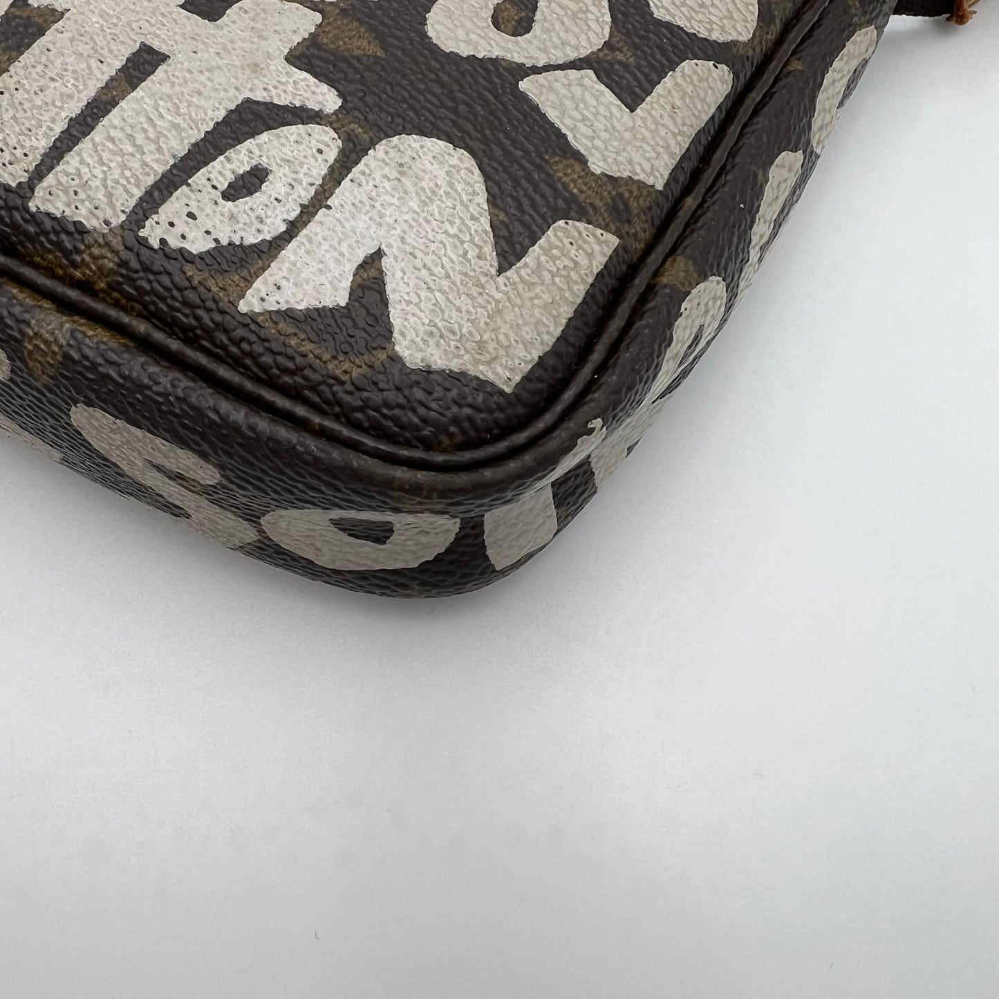 LV Stephen Sprouse White Graffiti Pochette