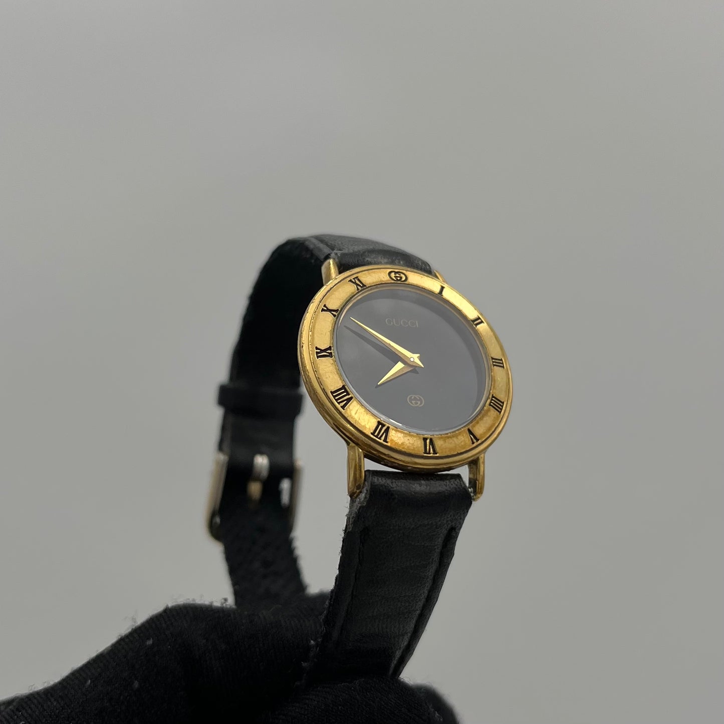 Gucci Vintage 3000L Gold-Plated Black Round Dial Ladies Watch