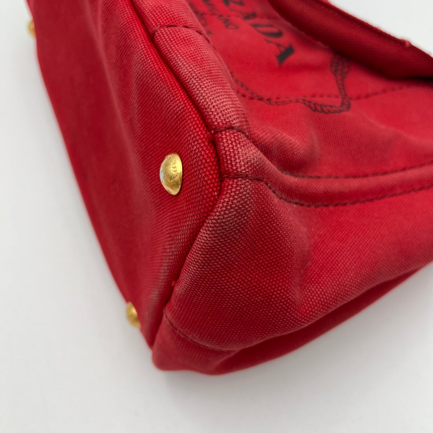 Prada Red Canapa