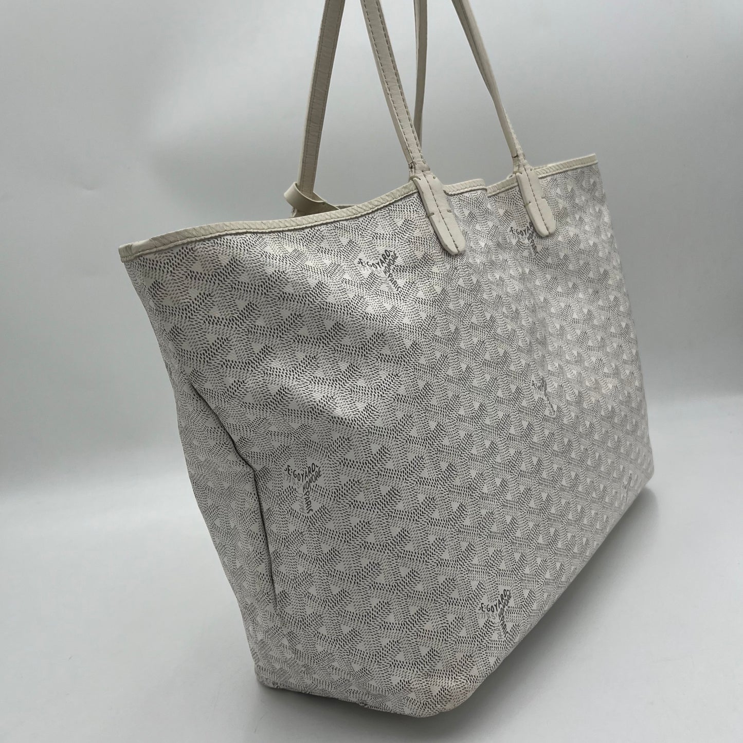 Goyard White St. Louis PM Size