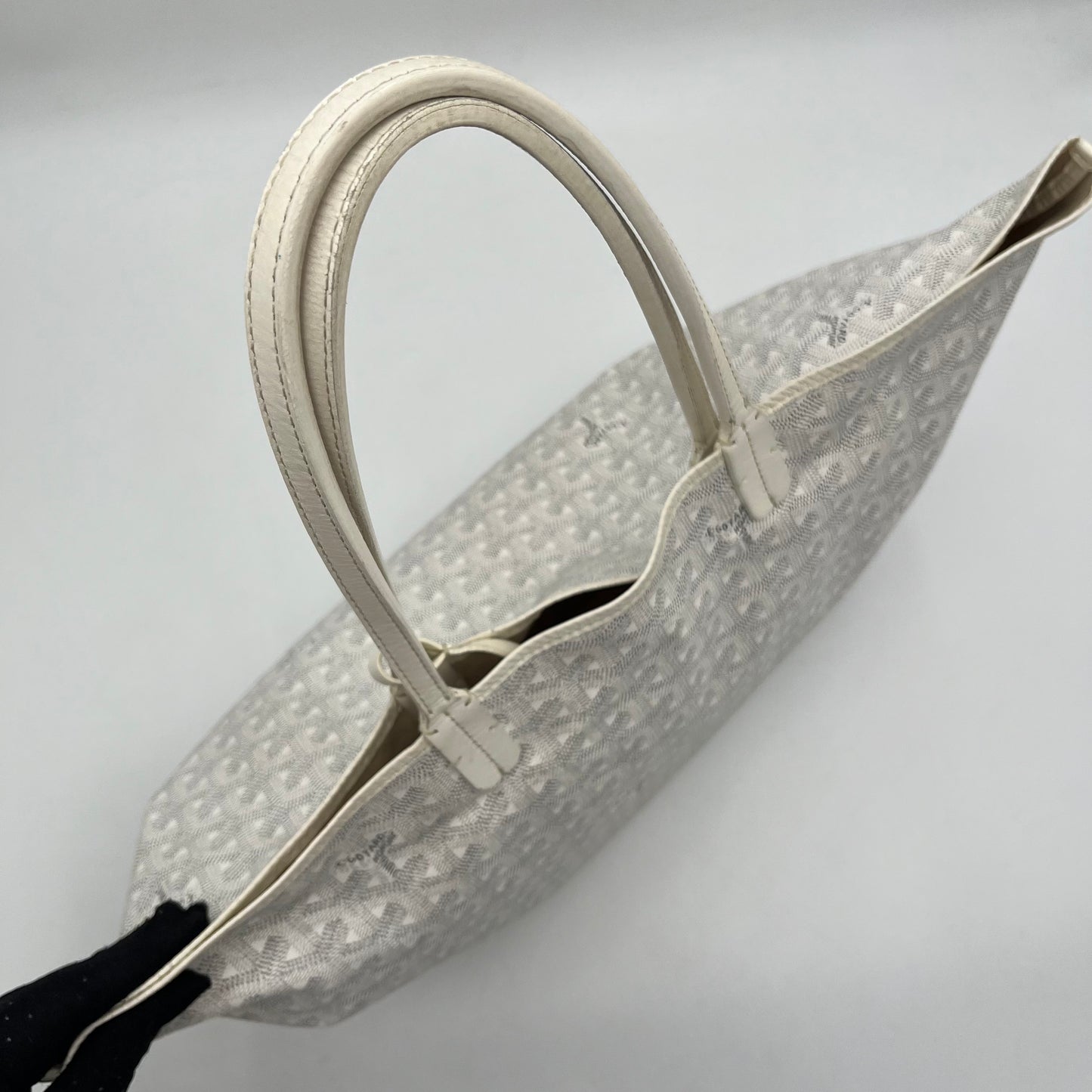 Goyard White St. Louis PM Size