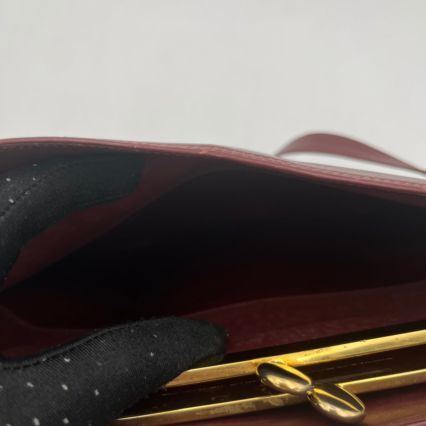 Cartier Le Must De Cartier Kisslock Shoulder Bag
