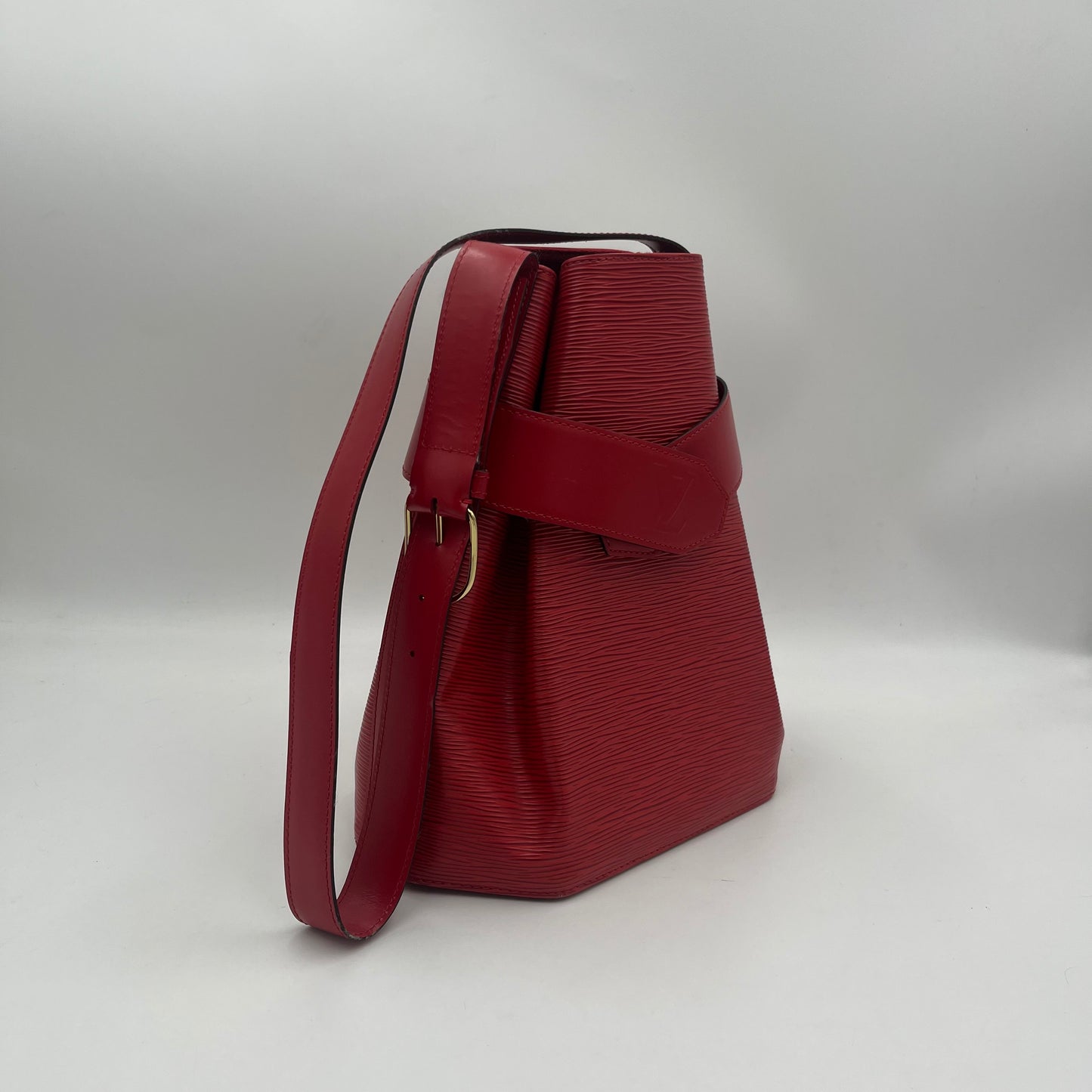 LV Red Epi Sac De Paule Sling