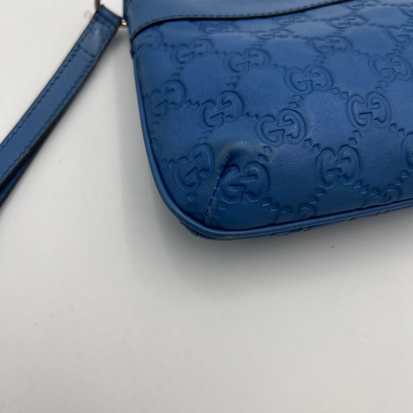 Gucci Blue Guccissima Leather Wristlet Pouch