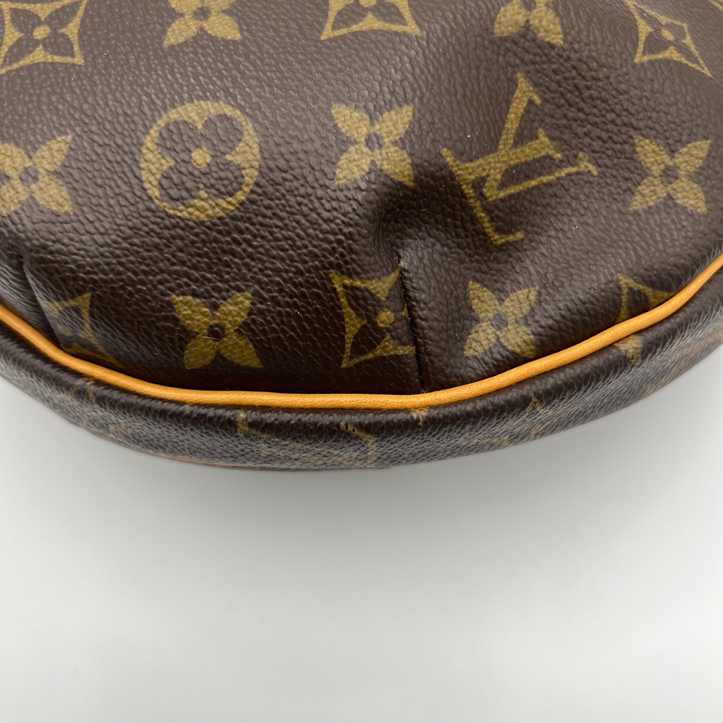 LV Monogram Croissant MM