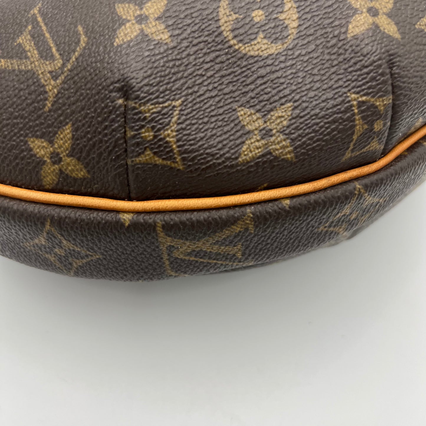 LV Monogram Croissant MM