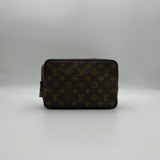 LV Monogram Trousse 23