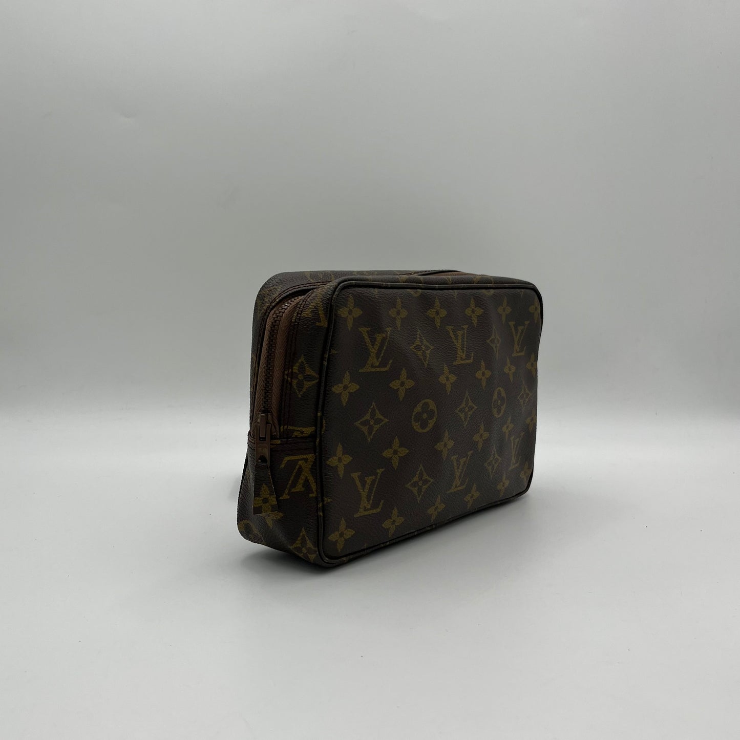 LV Monogram Trousse 23