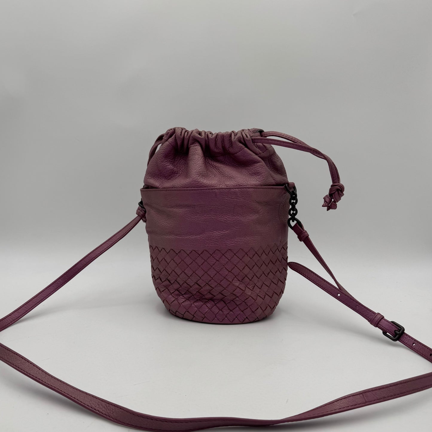 Bottega Veneta Metallic Purple Leather Intrecciato Bucket Bag