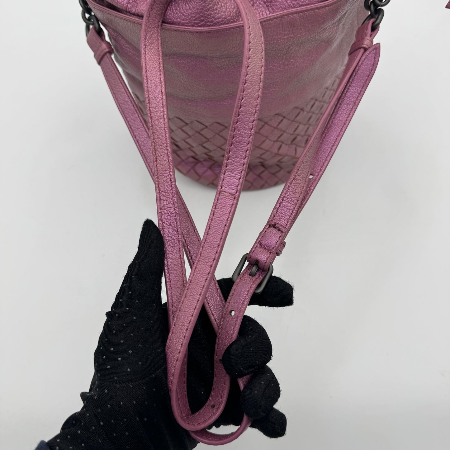 Bottega Veneta Metallic Purple Leather Intrecciato Bucket Bag