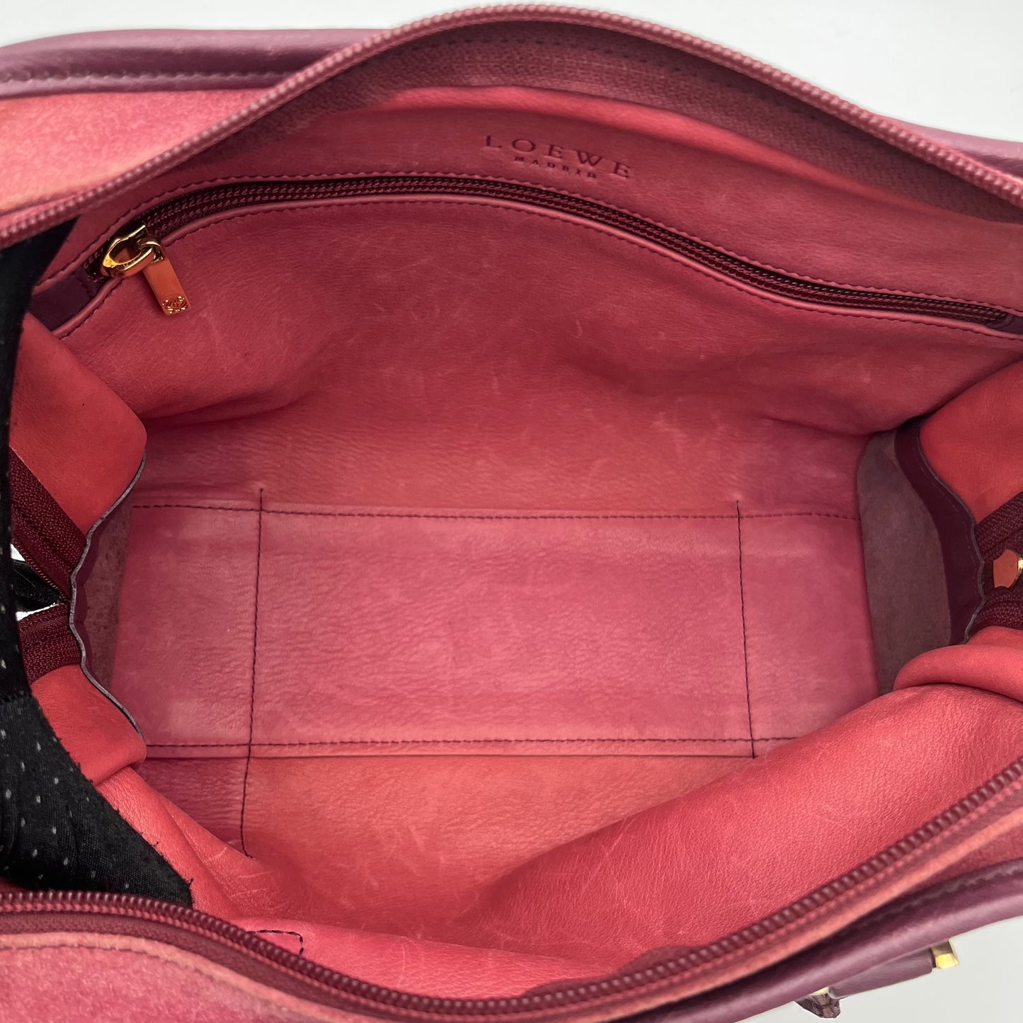 Loewe Wine Suede Amazona 28