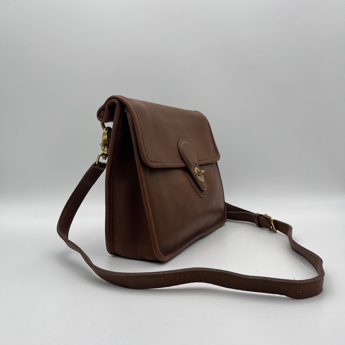 Coach Vintage British Tan Leather 9972 Willis Two-Way Bag