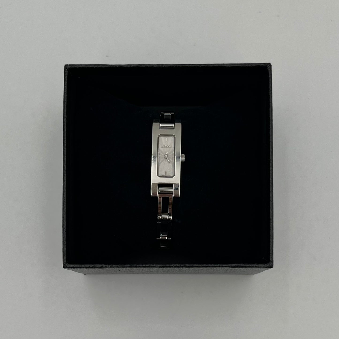 Gucci Vintage 3900L Silver Dial Stainless Steel Quartz Ladies Watch