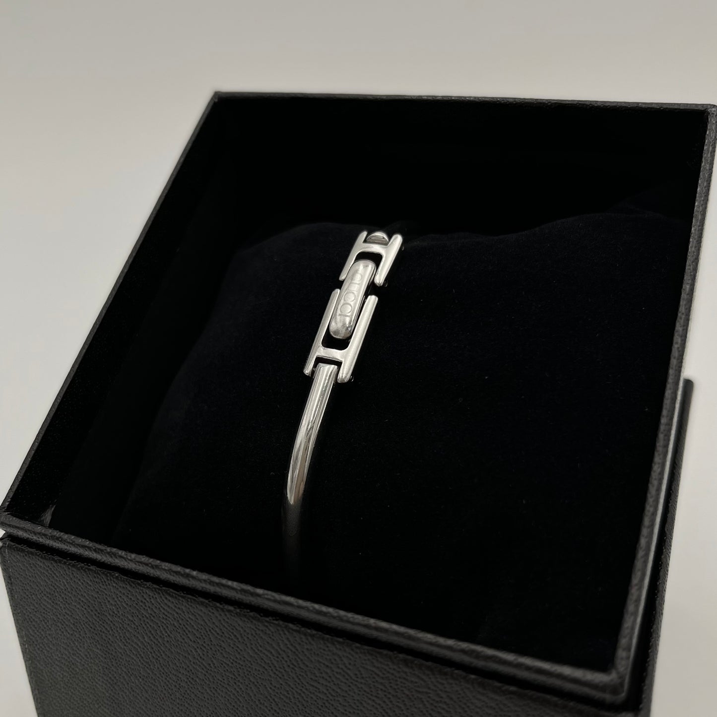 Gucci 1900L Square Black Dial Stainless Steel Bangle