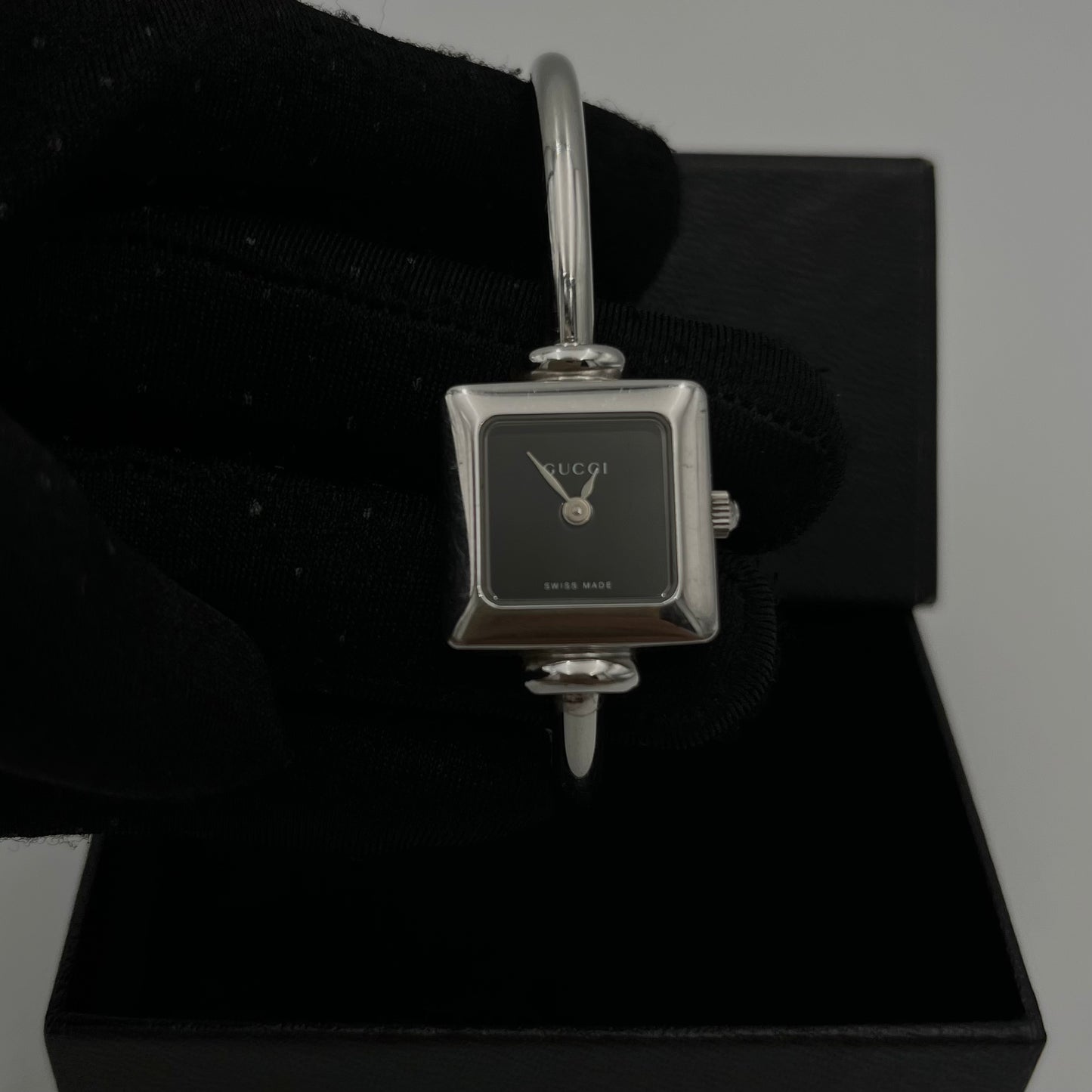 Gucci Vintage 1900L Women's Black Square Face Stainless Steel Quartz Bangle Watch