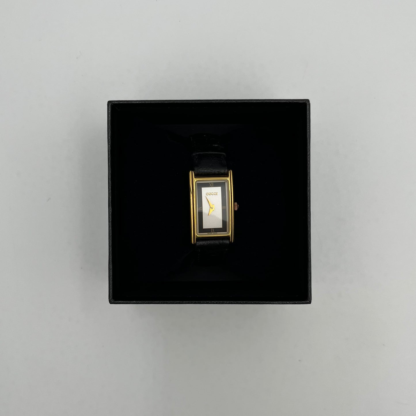 Gucci Vintage 2600L Women's Gold-Plated Tank Quartz Watch