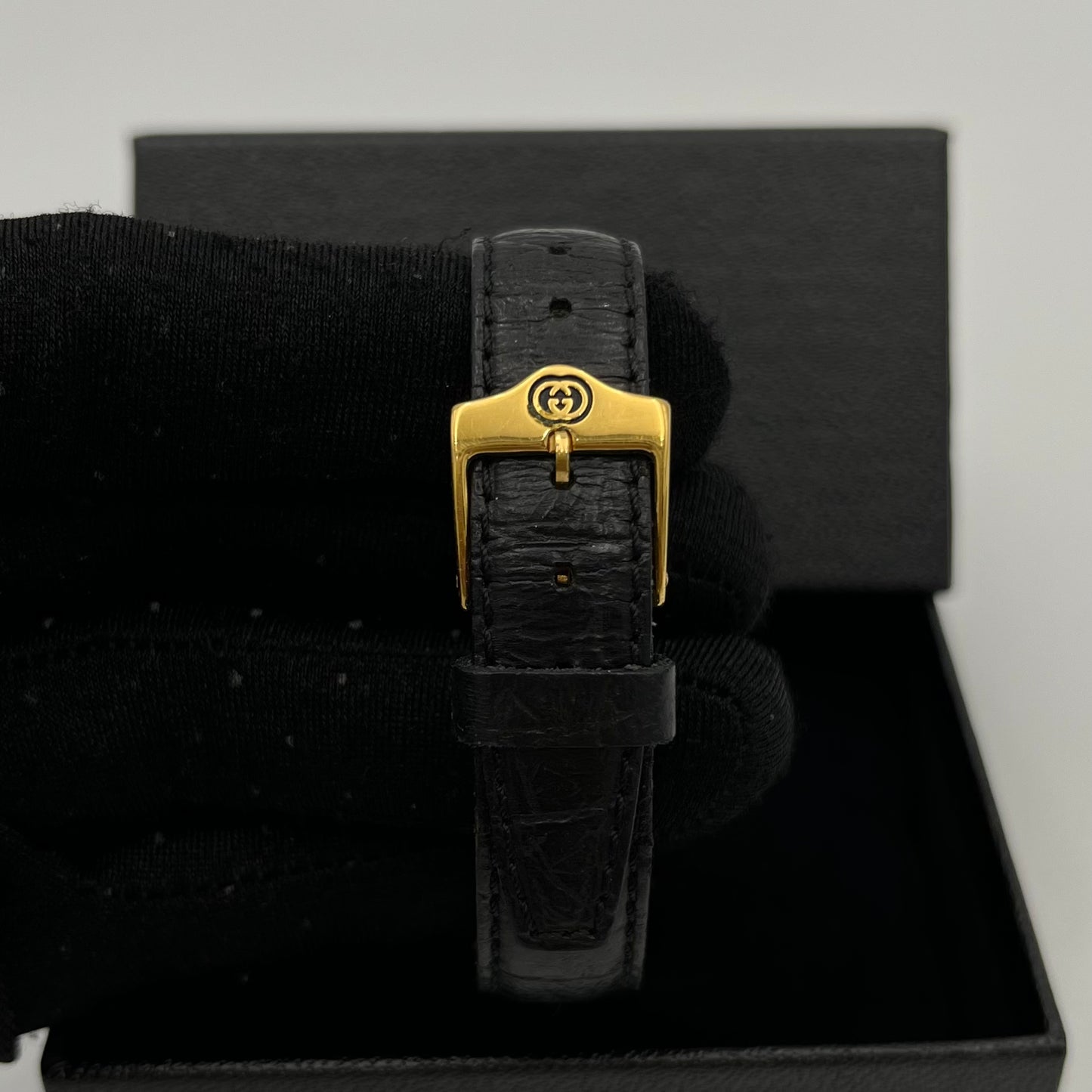 Gucci Vintage 2600L Women's Gold-Plated Tank Quartz Watch