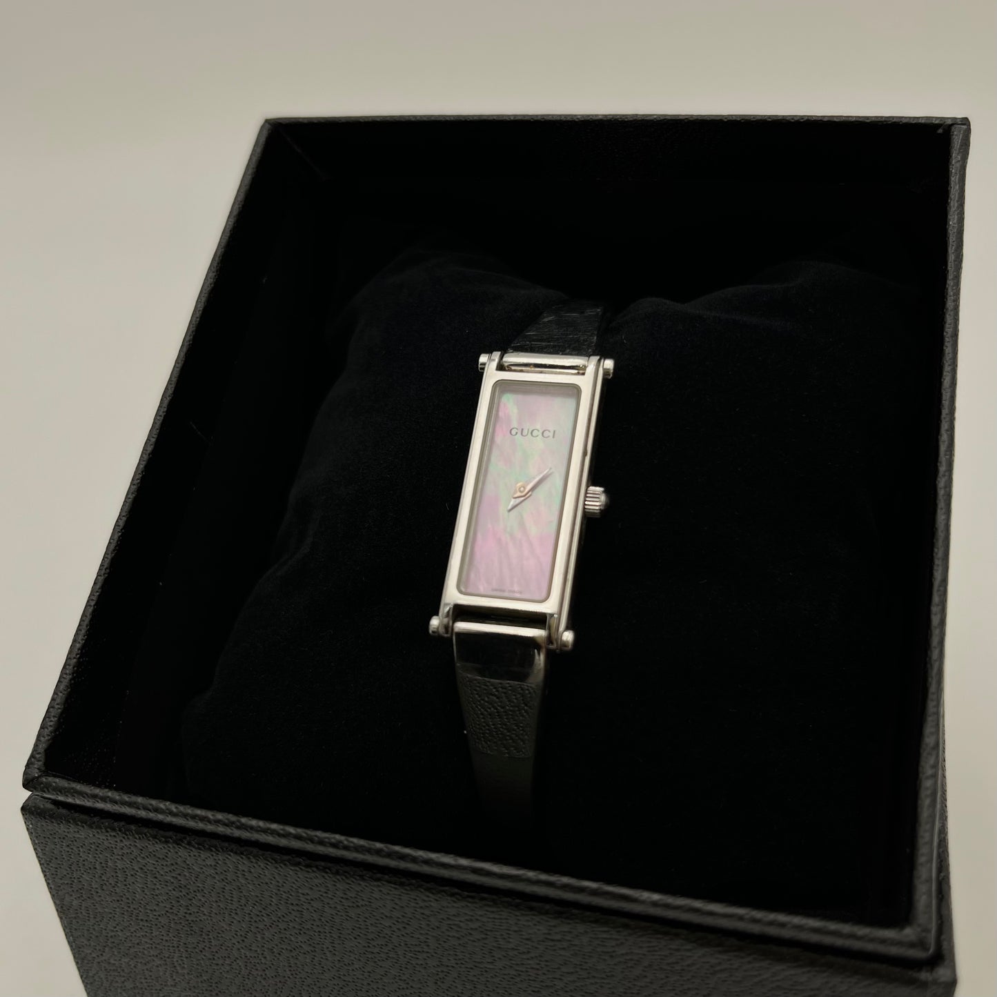 Gucci Vintage 1500L Pink Mother of Pearl Dial Stainless Steel Quartz Ladies Bangle Watch