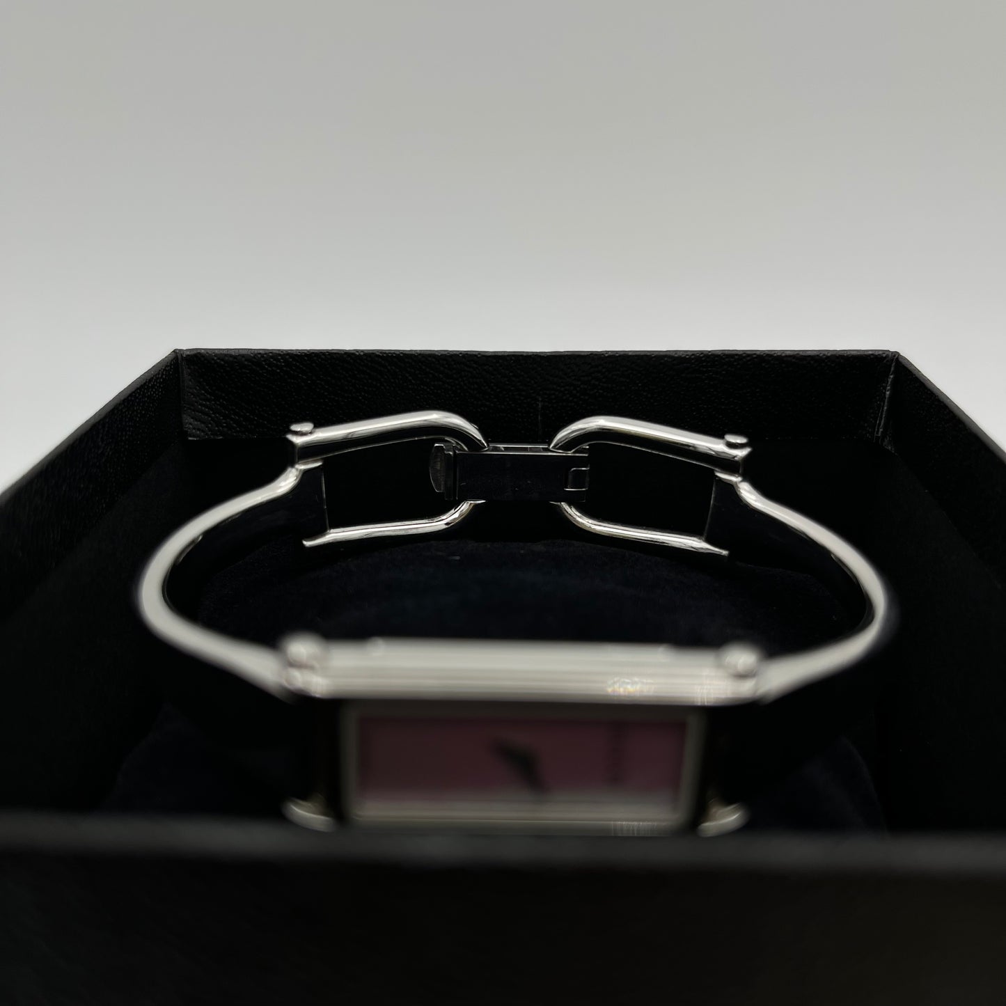 Gucci Vintage 1500L Pink Mother of Pearl Dial Stainless Steel Quartz Ladies Bangle Watch