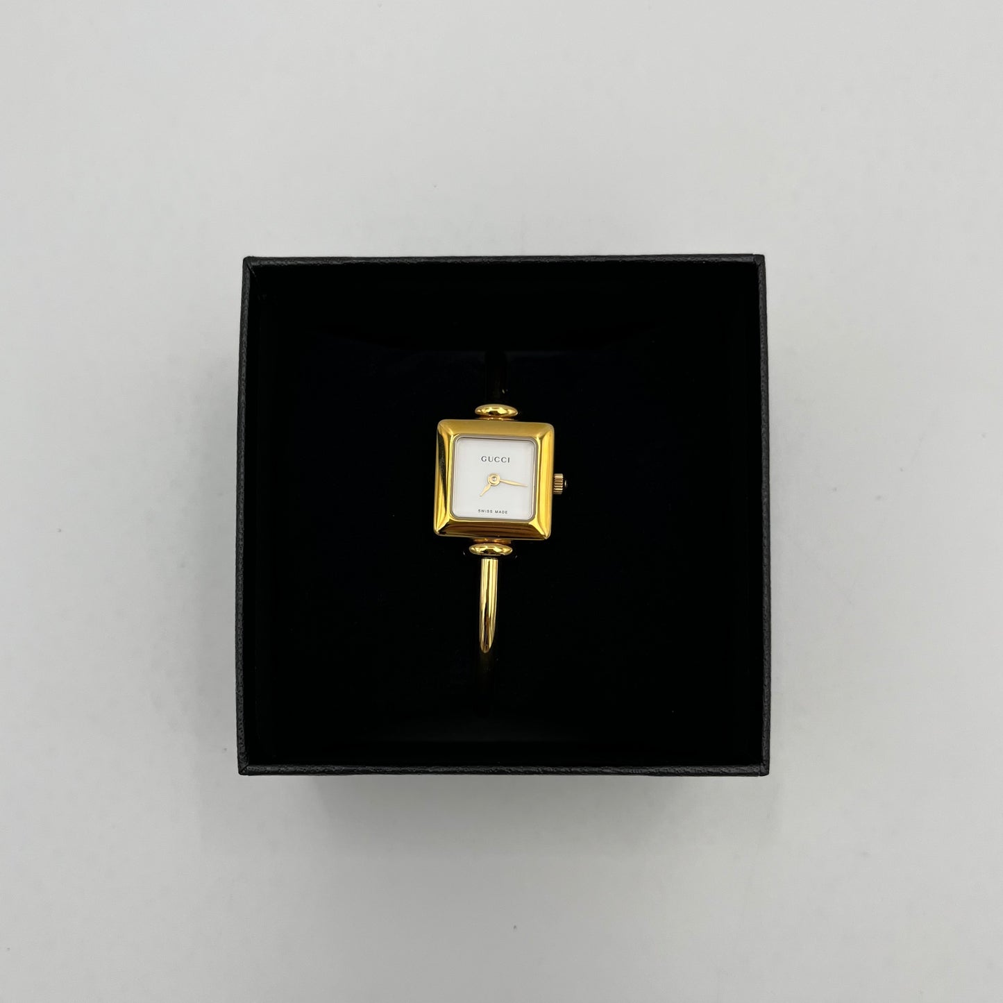 Gucci Vintage 1900L Women's Square Face Gold-Plated Bangle Watch