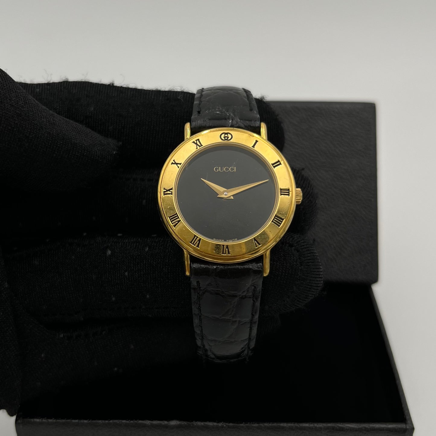 Gucci Vintage 3000.2L Gold-Plated Black Round Dial Ladies Watch