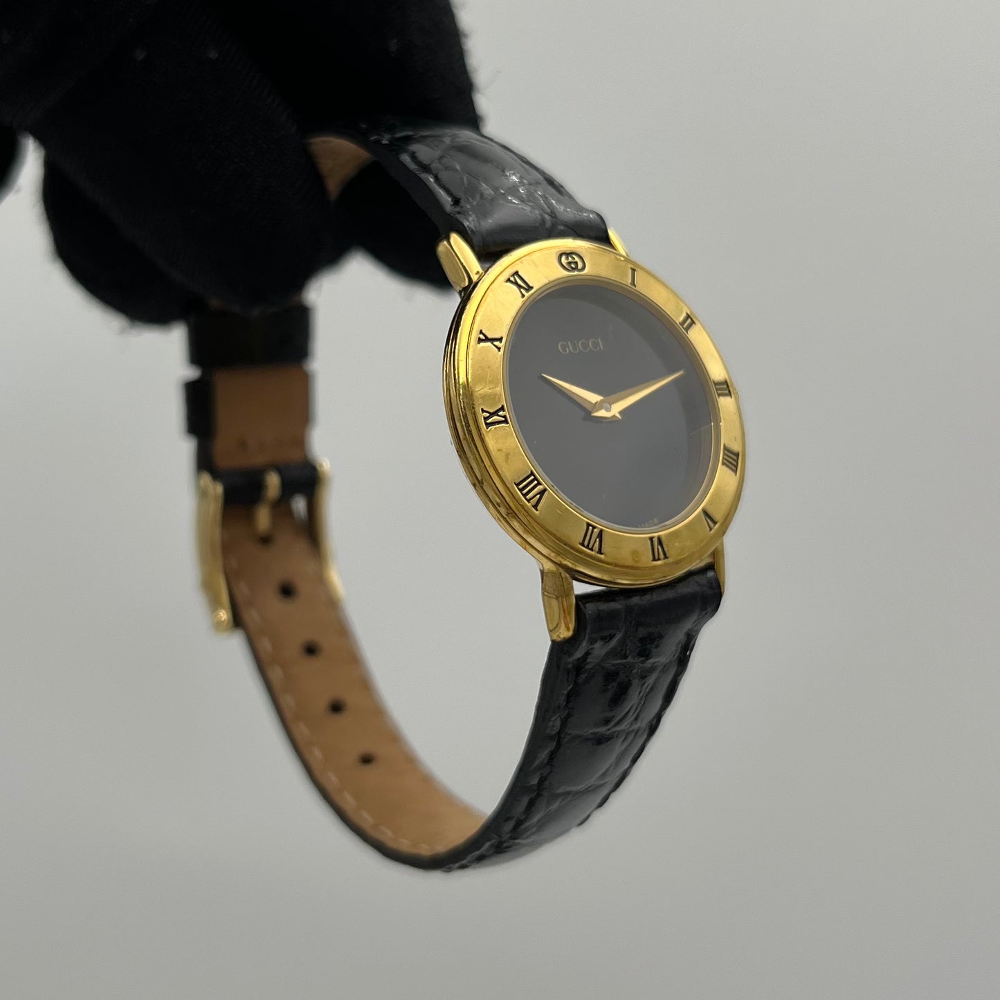 Gucci Vintage 3000.2L Gold-Plated Black Round Dial Ladies Watch