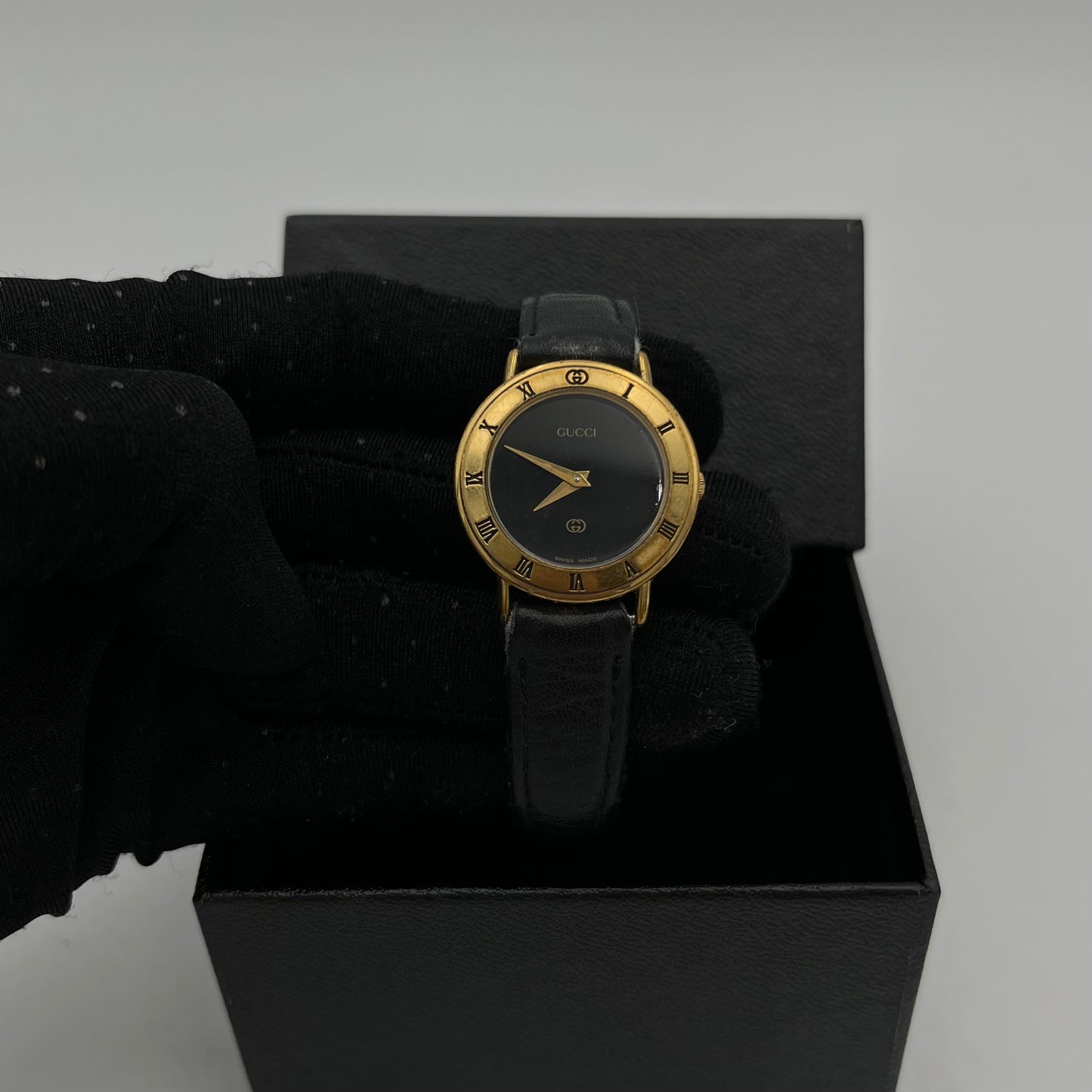 Gucci Vintage 3000L Gold-Plated Black Round Dial Ladies Watch