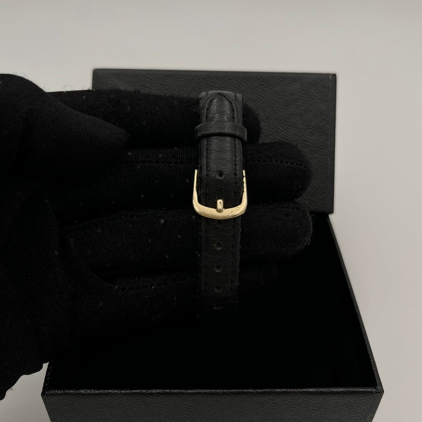 Gucci Vintage 3000L Gold-Plated Black Round Dial Ladies Watch