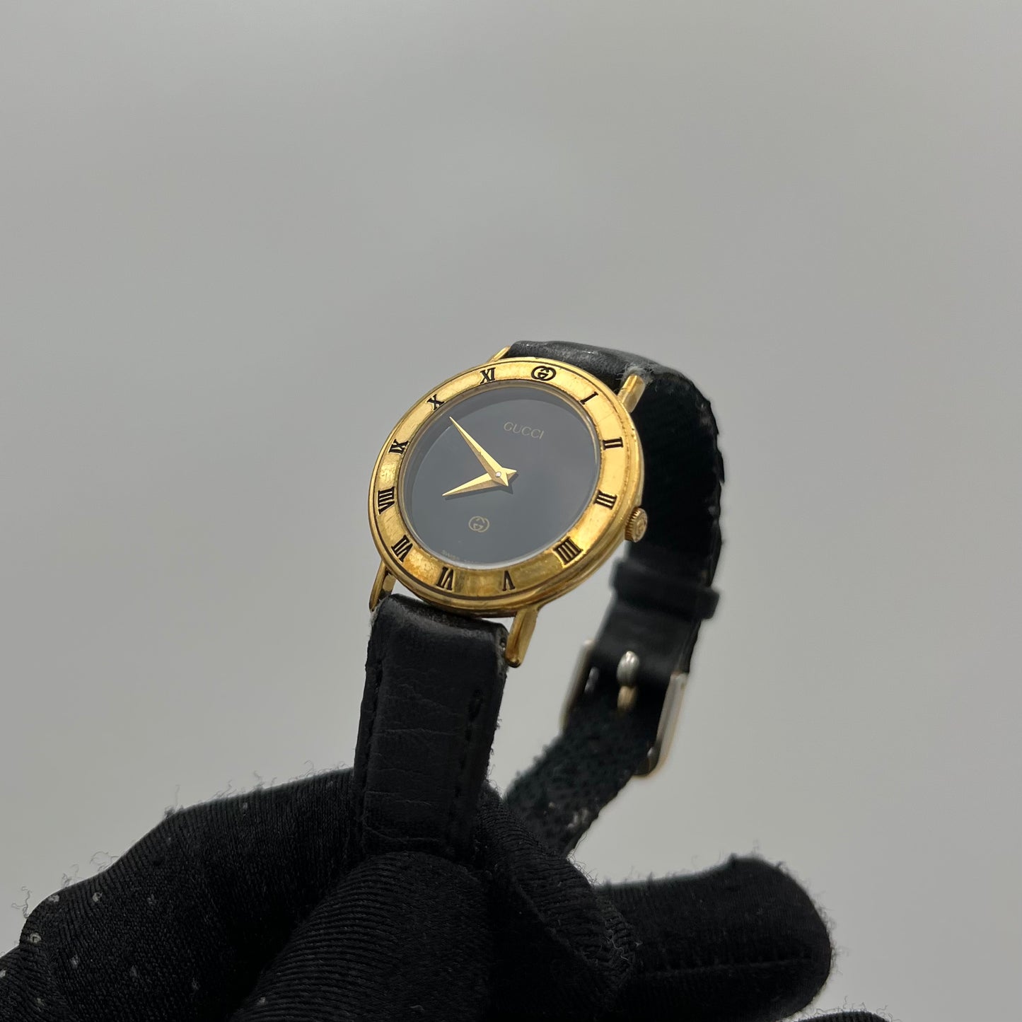 Gucci Vintage 3000L Gold-Plated Black Round Dial Ladies Watch