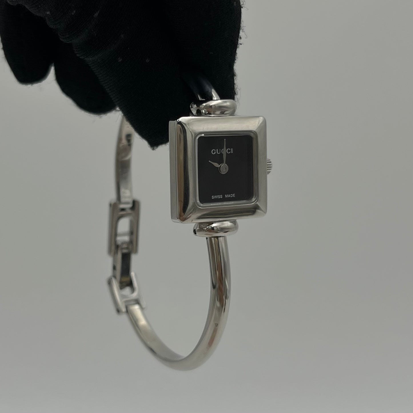Gucci Vintage 1900L Women's Black Square Face Stainless Steel Quartz Bangle Watch