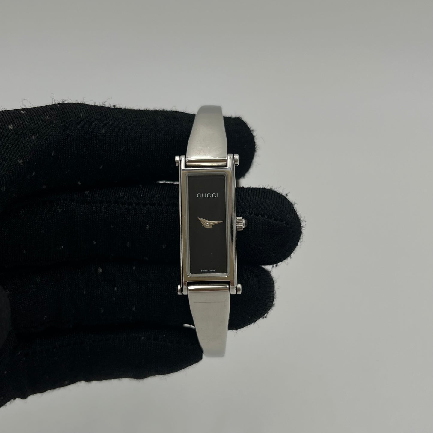 Gucci 1500L Black Dial Rectangle Quartz Ladies Watch
