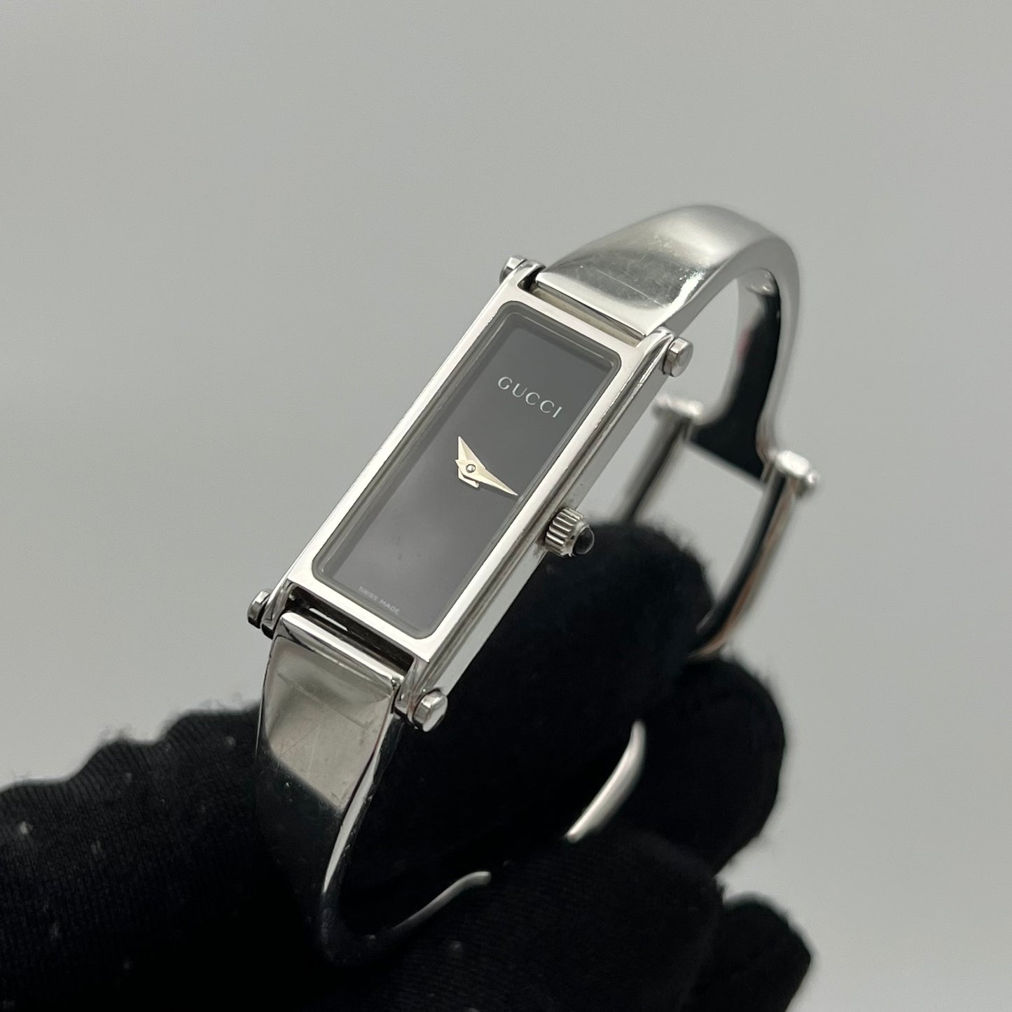 Gucci 1500L Black Dial Rectangle Quartz Ladies Watch