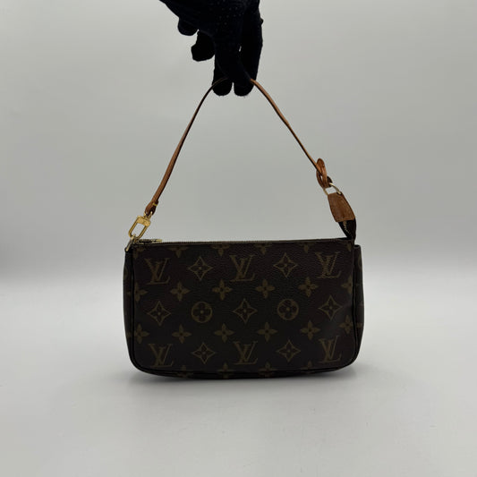 Louis Vuitton Monogram Pochette