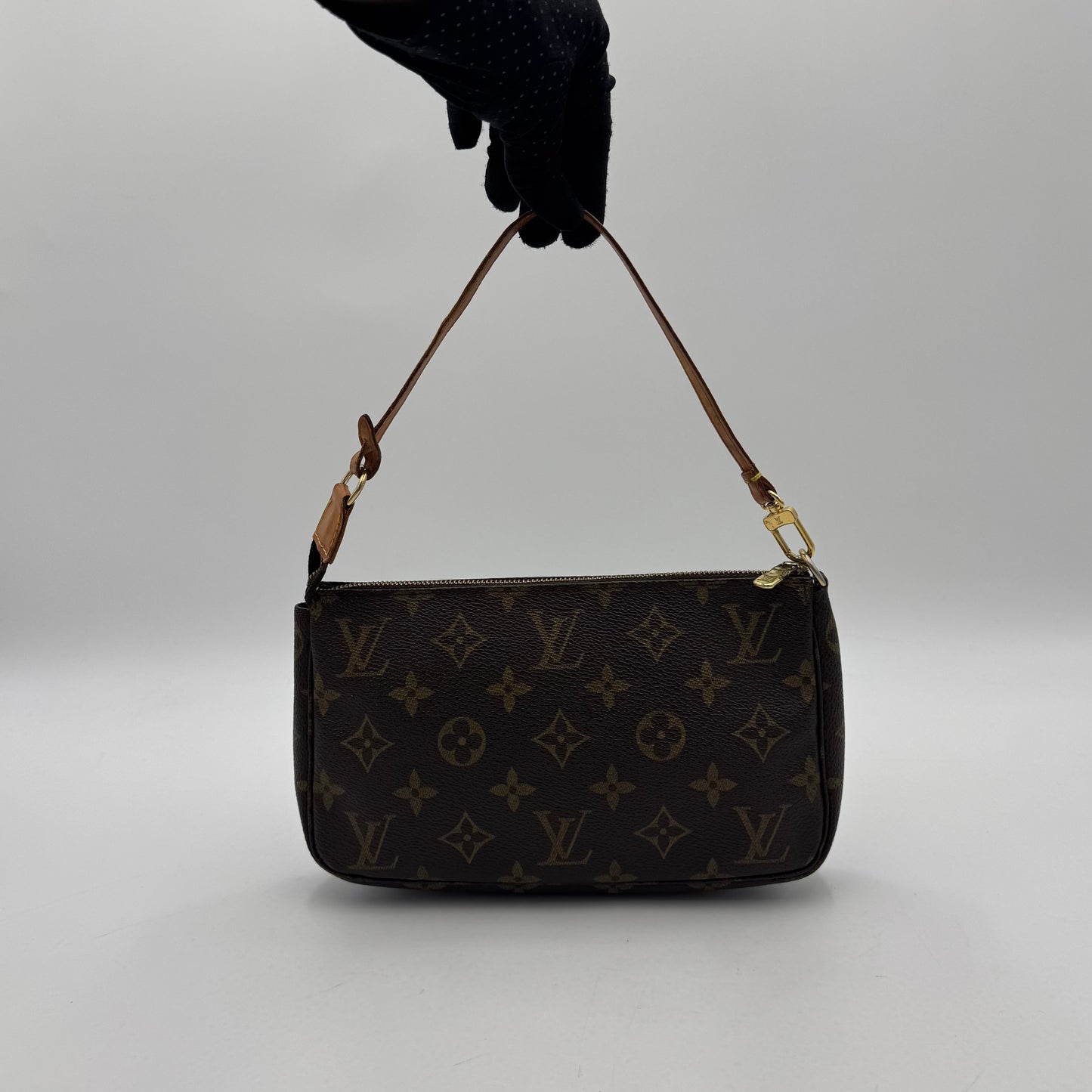 Louis Vuitton Monogram Pochette
