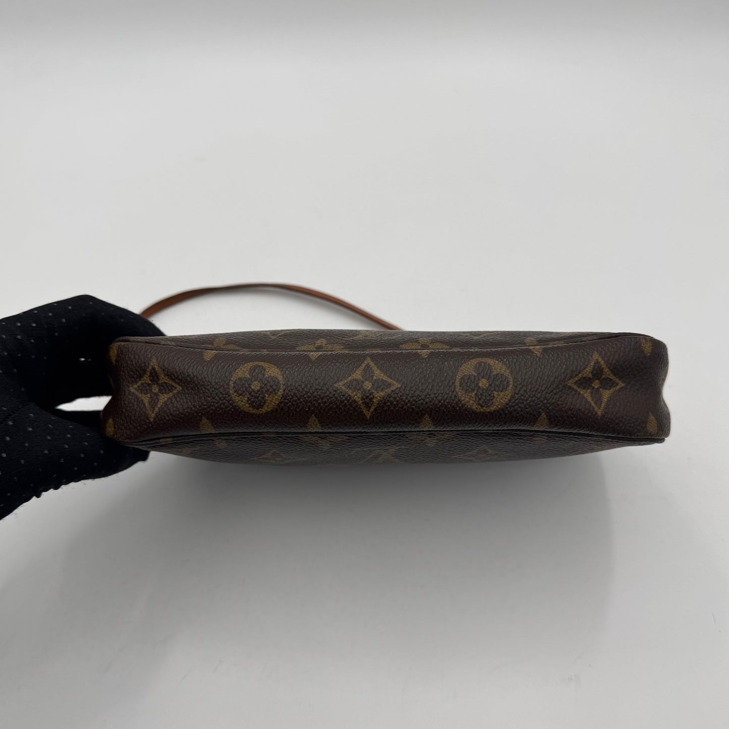Louis Vuitton Monogram Pochette