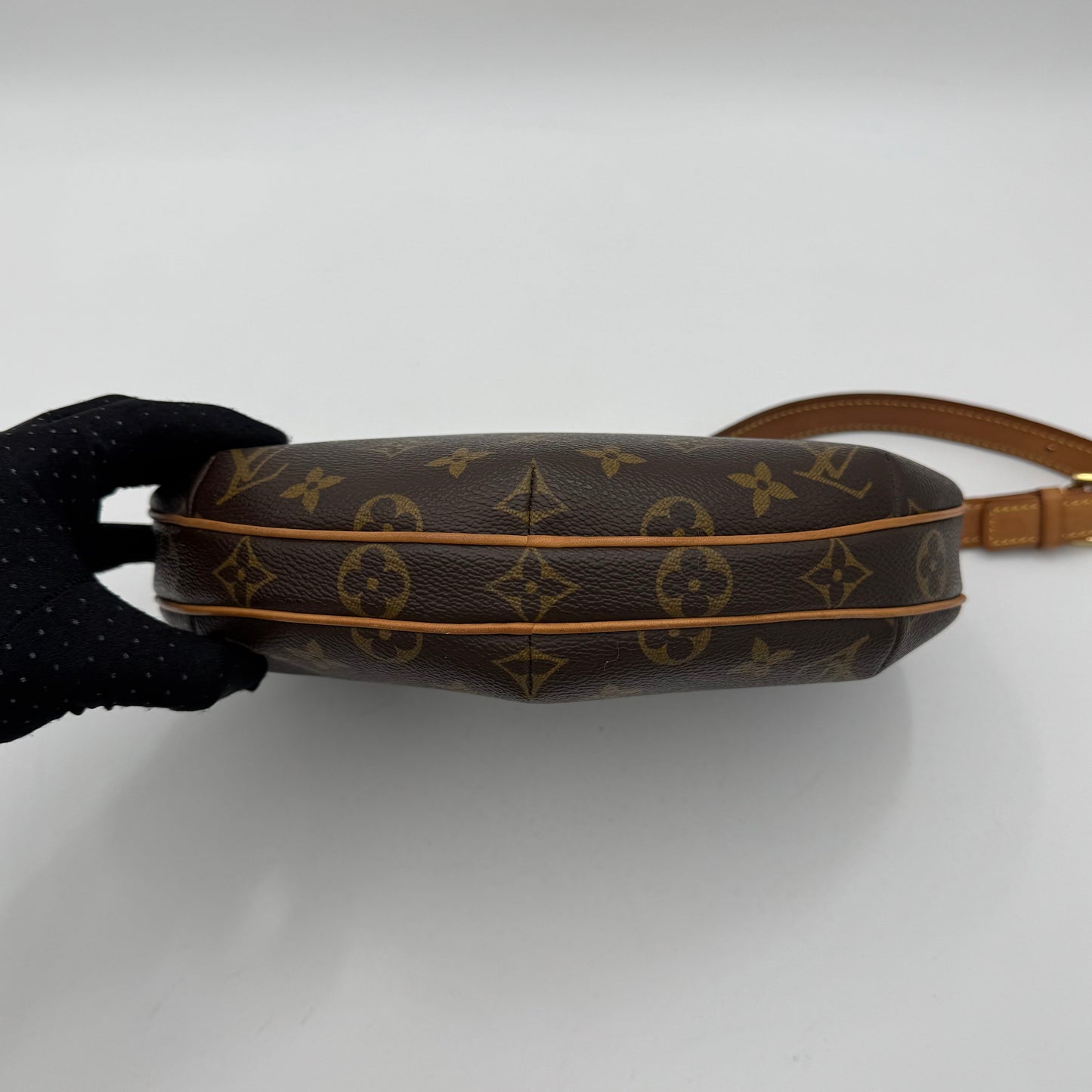 Louis Vuitton Monogram Croissant PM