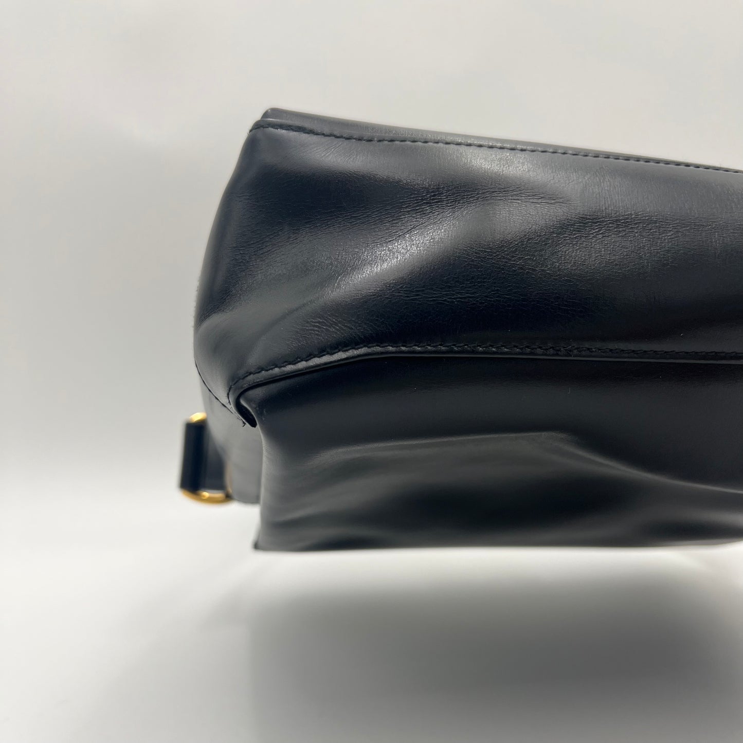 Gucci Black Leather Horseshoe Clasp Box Handbag